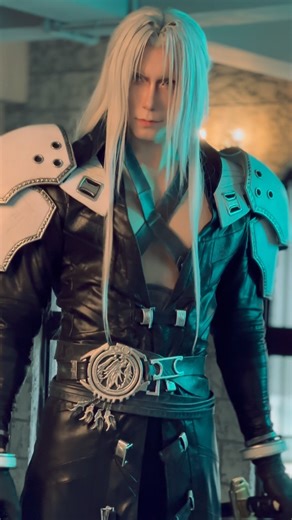 Sephiroth in Thai hot weather again. Thank you everyone, hope to work with you guys again and sorry if I’m the reason why the studio was so hot yesterday😎. VDO shoot by @aomuchka #sephiroth #sephirothcosplay #finalfantasy | Thames Malerose