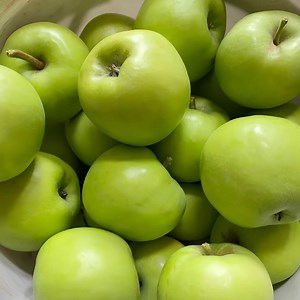 [Hot Item] B2b Bulk Discounts: Container Loads of Green Apples for Jam, Pie Fillings & Baby Food Production