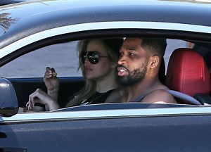 Smart.Gif: Khloe Kardashian Keeps Kheating Kreeper Tristan Thompson Klose With Kouples KalisTHOTics Klass [Video]