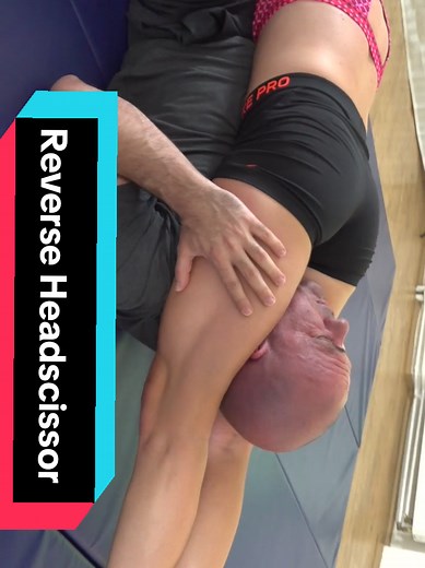 Reverse Headscissor Techniques for Women in Wrestling