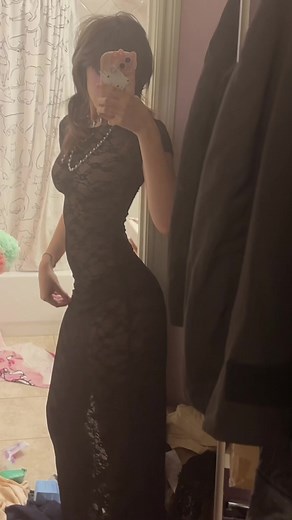 Chubber Nora Pose: Embracing My Idle Stance