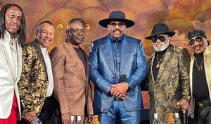 33K views · 985 reactions | Did you watch last night's Verzuz featuring The Isley Brothers and Earth, Wind & Fire?? Da Brat shares some reactions viewers had, and she also talks about DMX and the Screen Actors Guild Awards in this Hot Spot. | Rickey Smiley | Facebook