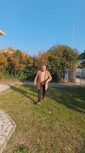 Fronte mare per voi!!! Proponiamo in vendita in esclusiva Mediocasa Minturno Scauri splendido villino direttamente sul mare con Giardino e terrazzo, ideale per ogni evenienza abitativa turistica o investimento. 🩵🩵🩵. "Una grande Passione per gli immobili" | Aldo Carlomusto