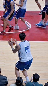 2.4K views · 23 reactions | Chris Newsome finding Dwight Ramos for a corner 3 欄 | Films of Jomari | Facebook