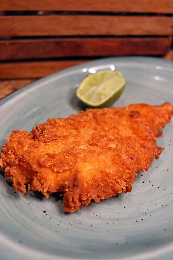 Pollo Frito 🍗👌🏼 Ingredientes 👇🏼 Para la marinada • Filet de Pechuga de PollosKzero • Leche • 1 cucharada de Condimento para Pollo • 1 cucharada de sal • 1 cucharadita de pimienta • Unas gotitas de jugo de limón Para el apanado • 1 1/2 tazas de Harina Leudante • 1 cucharada de Sal • 1 cucharadita de Pimienta • 1 cucharadita de Pimentón • 1 cucharadita de Ajo en Polvo • 1 cucharadita de Cebolla en Polvo • 2 cucharadas de Leche En un recipiente poner el pollo con el condimento para pollo, sal,