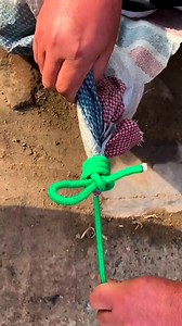 3.4K views · 116 reactions | how to tie cable ties in an easy and secure way #cableties #cablemanagement #zipties #diy #howto #lifehacks #organizing #security #tech #diycablemanagement #cabletiehacks #ropemaking #knottylife #knottypro #knottytip #knottytrick | The Handyman's Haven | Facebook