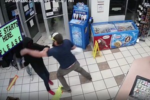 Video shows former Marine disarming would-be robber in seconds