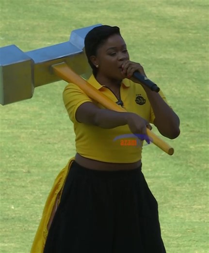 MWANANCHI DAY 2025 | Ammy Gal anakukarisha rasmi uanze kula burudani za Wananchi….. Wiki ya Mwananchi inahitimishwa na mchezo wa kirafiki dhidi ya Bandari utakaopigwa kwenye Dimba la Benjamin Mkapa, kuanzia saa 2:00 usiku Mambo yote mbashara #AzamSports1HD #MwananchiDay2025 #MwananchiDay #WikiYaMwananchi #SikuYaMwananchi #KileleWikiYaMwananchi #YangaDay #Yanga2025 #YangaSC #BandariFC #YangaBandari | AzamSports