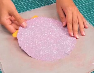 22K views · 20 reactions | Coque de téléphone en papier mâché fabriquée à partir de vieux reçus ! | Brico Sympa | Facebook