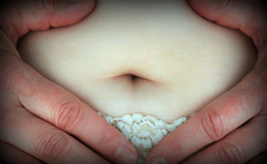 20 Possible Causes of Pain Around the Belly Button