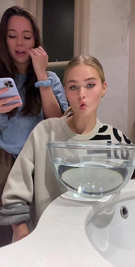 My slutty sister 👆🏽