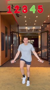 21 reactions | Wie schnell kann er?  Eric aus dem "Wild Boys" Cast ist langjähriger Weltrekordhalter im „Triple Under" (er schafft es bis zu 520 Mal bei einem Sprung das Seil gleich dreimal unter den Füßen durchzuschlagen) Naaaa, was glaubt ihr, welches Speed Level erreicht ihr?  | GOP Varieté-Theater Bonn | Facebook