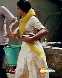 Song Name: Yeh Tera Ghar Yeh Mera Ghar Movie: Saath Saath( 1982 ) Singer: Jagjit Singh, Chitra Singh Lyrics: Javed Akhtar Music: Kuldeep Singh #ShemarooFilmiGaane #BollywoodRetroSongs #GoldenCollection #RetroVibes #OldisGold #EvegreenSongs #HindiGaane #KishoreKumarSongs #Bestof #EvegreenMelody #Legends #Bollywood #VideoSongs #HindiFilms #Nostalgic #BollywoodHits | Filmi Gaane