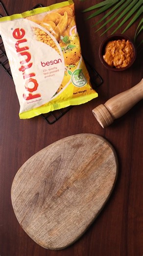 Taco 'bout a flavor fiesta! 🌮✨ Fortune Besan brings the Desi twist to your taco game. Spice up your bites with a fusion explosion! 🌶️ For taco Besan : 1 cup Salt : as per taste Turmeric: 1/8th tsp Ajwain : 1/8th tsp Garam masala : a pinch Chopped coriander: handful For salad Sweet chilly sauce : 1 tbsp Mayo : 2 tbsp Siracha sauce : 1 tsp Julianne of : carrot , bell peppers, onions and cabbage For potato mix Boiled potato: 2 Salt : As per taste Red chilly : 1/8th tsp Chaat masala : 1/2 tsp 1. I