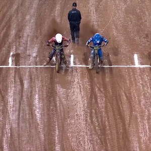 A textbook start from Robert Lambert in Heat 13! 💥 #FIMSpeedwayGP | #BritishSGP🇬🇧 | FIM Speedway Grand Prix