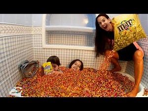 Remplir ma baignoire de chocolat M&M | Jamais essayé