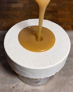 42K views · 165 reactions | Vanilla Entremet - creamy, smooth & oh-so-satisfying! 癩 | MetDaan Cakes | Facebook