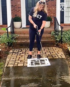 Genius pressure washing idea for dirty pathways Partner: drivewayartco FB: https://www.facebook.com/DrivewayArtCo/ | Pretty Makeup