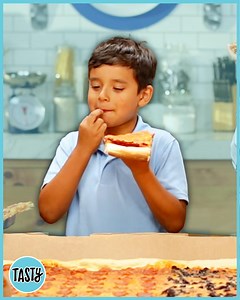 26K views · 31 reactions | "This is the world's largest deliverable pizza. It's pretty heavy." | Tasty | Facebook