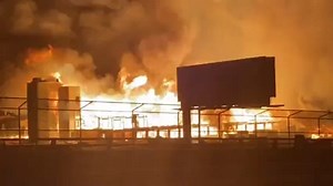 Fire crews battle construction fire in downtown Phoenix