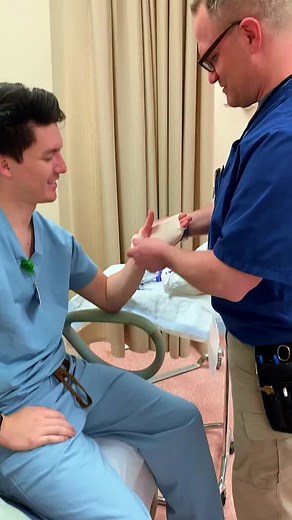 How to Doctor Arm Cast Broken Help Patient Full 😱 #cast #brokenarm #help #patient #brokenbone