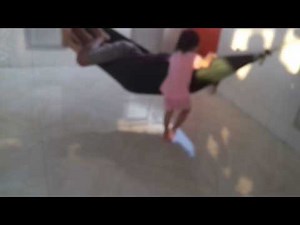 Chich nhau giua ban ngay