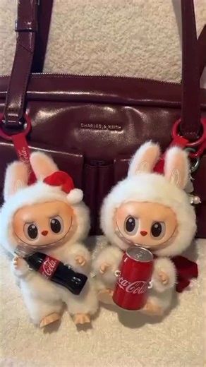 Quench your cuteness cravings with our Labubu Coca-Cola Edition Plush Collectible Set! Featuring two ultra-soft Labubu bunnies—one hugging a classic Coke bottle, the other cozy with a red can—this duo is the ultimate collectible mashup of whimsy and brand love. ✨ Order now: https://homducts.pk/products/labubu-coca-cola-edition-plush-collectible-set-bottle-can-version A must-have for Coca-Cola fans and plush collectors alike!” #HomductsPK #LabubuXCOCACola #PlushCollectibles #CocaColaFan #CutePlus