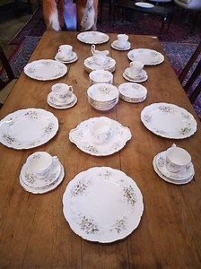 ROYAL ALBERT DINNER SERVICE *In perfect condition* Haworth pattern . . 6 tea cups 6 saucers 12 cake plates 6 side plates 6 dinner plates 6 small bowls 6 large bowls Sugar bowl Milk jug Serving plate | Kim's Corner