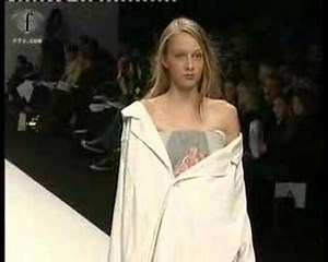 fashiontv | FTV.com - ST MARTIN SCHOOL OF DESIGN FEM AH 2004/2005