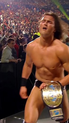 En #WWEChamber 2010 Drew McIntyre hizo de las suyas para retener el Campeonato Intercontinental frente a el Gran Monstruo Rojo Kane 😤 | WWE Español