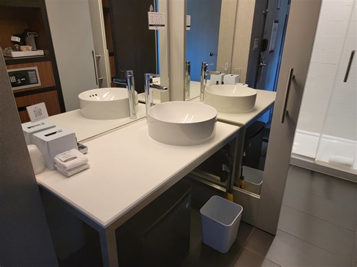 ‘Severe Stains Will Cost You’: Marriott Aloft Hotel In Arkansas Posts $50 Dirty Towel Fee In Guest Rooms - View from the Wing