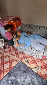 116K views · 2.4K reactions | Die klein handsakkie sien my hare kom nie pad toe nie sy wil nog die laaste bietjie af haal  #kompadsekattu | Ziza Trotsgeborg | Facebook