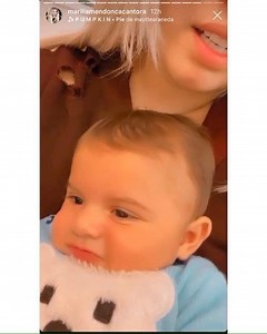 Preparados pra receberem uma dose de fofura matinal? Marília Mendonça não usa seu talento vocal só nos palcos, não! A sertaneja também canta pro baby Léo nanar! Mas quem disse que ele queria fechar os olhos? O pequeno queria mesmo era cantarolar com a mamãe! Olha só que coisa mais "iti malia" esse vídeo dos dois cantando "Ursinho de Dormir", de Armandinho! A gente não tá sabendo lidar com tanto amor! (🎥: @mariliamendoncacantora ) | Hugo Gloss