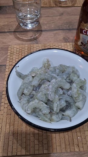 2.3K views · 18 reactions | Dor de Thailanda 勞 #picioaredebroasca #andrewboxtravel | Bărbos Călător | Facebook