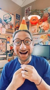 How to make cute and easy DIY paper plate halloween craft candy corn party hats for your next spooky party. Kids are going to love this halloween fall art and craft activity. #halloween #candycorn #easycraft | Timm Sevitz