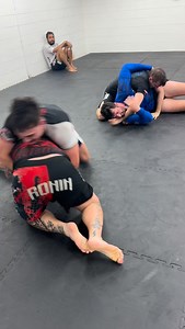 Body Triangle ending with a one arm RNC Jiu Jitsu💥AITKENVALE💥 6PM Monday, Tuesday, Wednesday and Thursday 🔥 #rnc #bodytriangle 💥 💥 #roninsubmissiongrappling #jonesjiujitsu #roninacademy #jiujitsu #bjj 🔥 #roninathletics #brazilanjiujitsu #fasterstrongerbetter #townsvillebjj #nogijiujitsu #australianjiujitsu #mma #fighter #townsvillenogi #townsvillemma #grappling #discipline #nolimits #nopainnogain #mindset #submissiongrappling #wrestling #australianbjj #townsvillejiujitsu #townsvillemarital