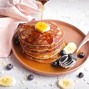 Quick and easy Vegan Banana Oatmeal Pancakes! ✅ RECIPE: https://avirtualvegan.com/vegan-banana-oatmeal-pancakes/ | A Virtual Vegan