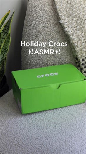 🔉 The sweet sounds of the season. Grab a merry pair of Crocs for the holidays! | Rack Room Shoes