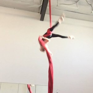 🎉🎪🇬🇸 👋 Hey there Aussie circus friends! Rachel will be teaching an advanced #aerialsilks workshop in Adelaide Australia next Thursday February 2nd at Cirkidz! ✨Contact the studio to reserve your place! ✨#aerialdance #aerialistsofig | Womack and Bowman