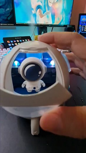 SPACE CAPSULE ASTRONAUT HUMIDIFIER UNBOXING 太空舱宇航员加湿器开箱 #unboxing #astronaut #humidifier #spacecapsule #viral #diffsuer #fragrance #internet #techtok #spaceman #desksetup #desktour #rgb #rgblight #gamingdesk #开箱 #太空舱宇航员加湿器 #加湿器 | Bibipew