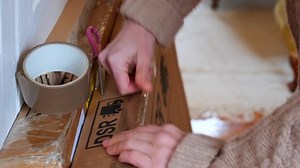 Braunes Band mit Schere schneiden und: Stockvideos & Filmmaterial (100 % lizenzfrei) 1067176648 | Shutterstock