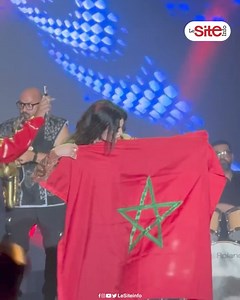 17K views · 152 reactions | Mawazine 2024 : La star libanaise Haifa Wehbe brandit et embrasse fièrement le drapeau marocain à la fin de son concert. ❤️ | Le Site info | Facebook