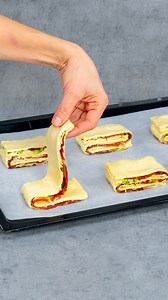 1.2M views · 3.3K reactions | Mi-am invatat toti prietenii cum sa faca cel mai rapid aperitiv din foietaj! Ingrediente aluat foietaj: 400 g parmezan: 150 g zucchini: 300 g bacon: 150 g cașcaval cheddar: 150 g Suplimentar unt: 100 g făină: 40 g lapte: 250 ml piper negru: 3 g praf de usturoi: 5 g sare: 3 g | Savuros.TV | Facebook