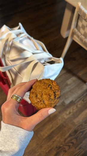 55 comments | comment “MUFFINS” for the recipe @bobsredmill flour @just.ingredients protein @enjoylifefoods chocolate chips #glutenfreeliving #glutenfreerecipes #mealprepideas #mealpreprecipes #highprotein | Be Balanced By Micaela | Facebook