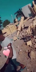 🇭🇹😪Les Anglais Sud🇭🇹 te gen yon batèm gen timoun anba dekonb yo ayiti #tranblemandetè #TremblementDeTerre #seisme #Haiti #victimes #victime #media #radio #television #telephone #Goudougoudou #aide #presse #protection | Nahomie JEAN Baptiste