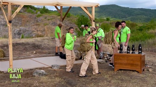 Bienvenidos a su nuevo hogar ÁGUILAS 🥲 Bienvenidos a Playa Baja 😖 #LaIslaDesafioExtremo #LaIslaEEUU | Telemundo