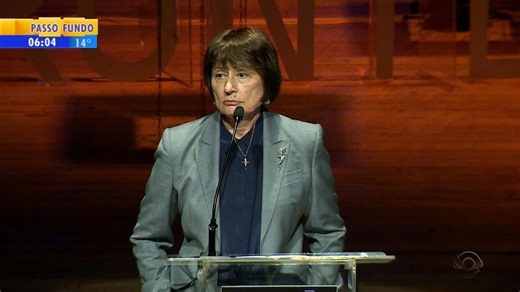Crítica francesa Catherine Millet faz palestra no Fronteiras do Pensamento