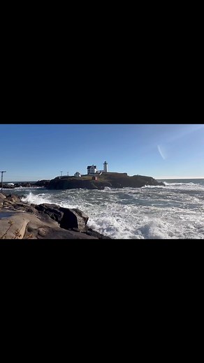 Rough seas to start the week off here at the Nubble | Nubble Lighthouse