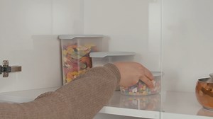 ¿Sos de los/as que admira el orden en la cocina pero te cuesta mantenerlo? Hoy te proponemos darle un 🪄 toque mágico de organización a tu alacena o heladera. Los Modulares Fresh son una #solucióncreativa para mantener tus alimentos frescos por más tiempo y optimizar espacio. Dale ❤️ si los necesitás en tu cocina. 👉 Encontralos en el Folelto Online y pedilos a tu Revendedor/a Independiente #SoloHayUno #Tupperware® TupperwareArgentina #ElegíLoBueno #ElegíTupperware #heladeraorganizada | Tupperwa