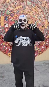 Arriba México Cabrones…en Inglés o Español REDRUM fuck a treuce! 👌🏽🎶💀🇲🇽 #VivaMexicoCabrones | Los Muertos "DeCalifornia"